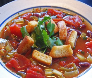 Vegetable soup with red beans