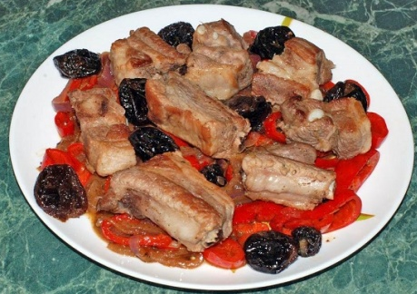 Ribs with prunes