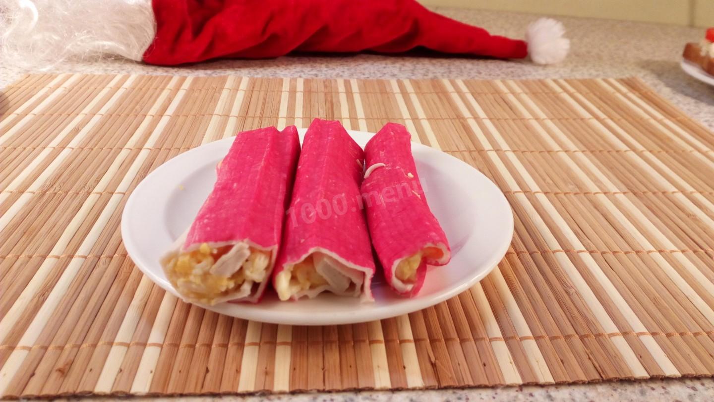 CRAB STICK ROLLS WITH MAYONNAISE CHEESE EGG
