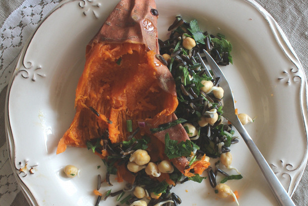 Caramel sweet potato with wild rice and chickpea sprouts