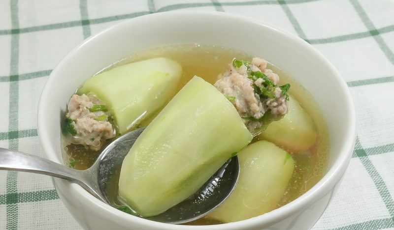 Thai soup with stuffed cucumbers