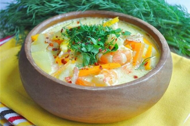 Chowder soup with fennel and shrimps