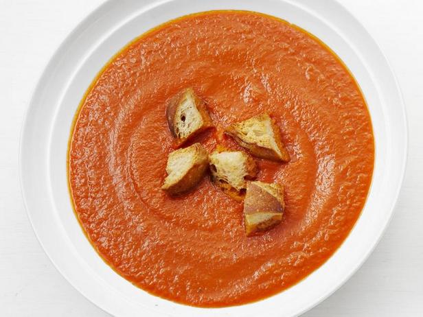 Bisque of baked tomatoes