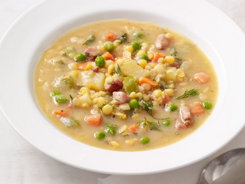 Soup with lentils, peas and ham