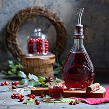 Cranberry liqueur