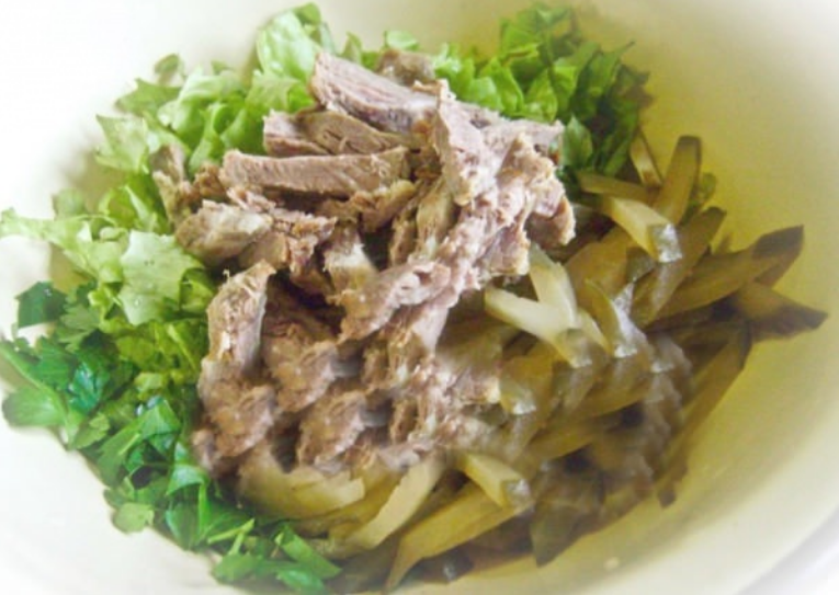 salad with boiled beef