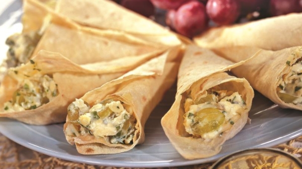 Lavash Buns with Cheese and Grapes