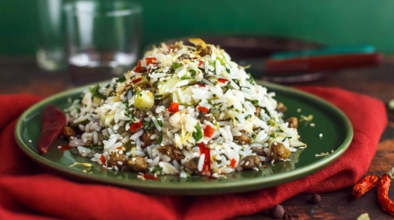 Rice salad with herbs and capers