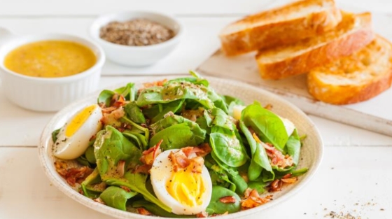 Spinach Salad with Garlic Toast and Bacon