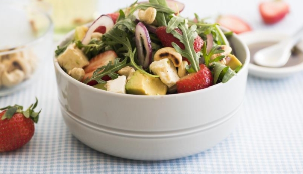 Salad with Strawberries, Avocado and Rucola