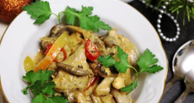 Oyster Mushrooms with Eggplant Stewed in Coconut Milk