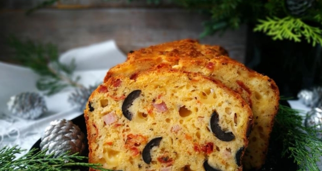 Snack Cake with Sun-dried Tomatoes and Ham