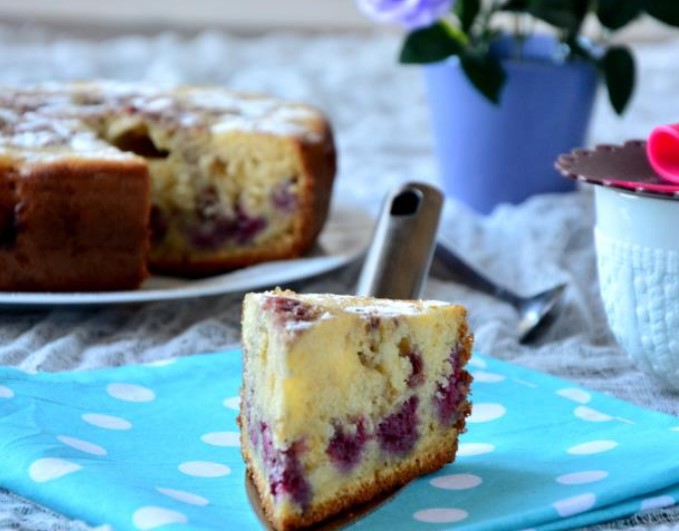 Charlotte with Raspberries in a Slow Cooker