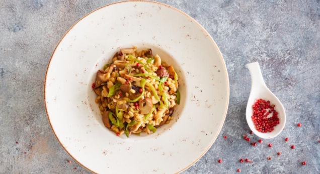 Barley Porridge with Mushrooms and Leek
