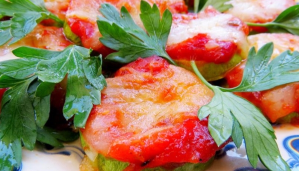 Mini Pizzas on a Vegetable Marrow