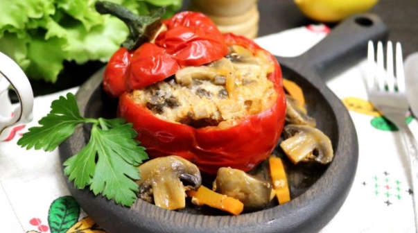 Feta and Turkey Salad