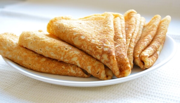 Simple recipe of pancakes with milk
