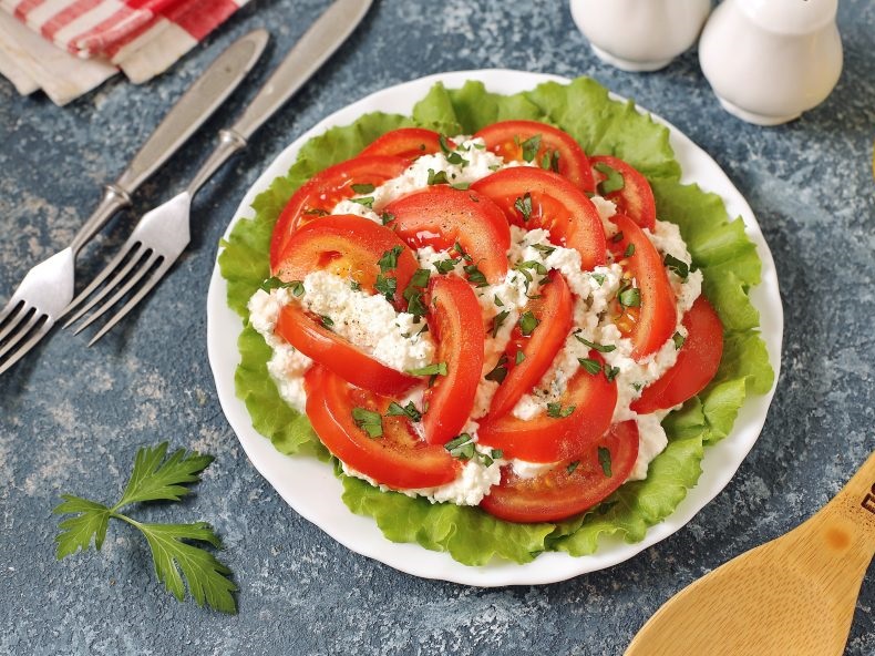 Slimming cottage cheese salad