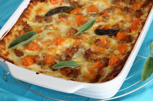 Lasagna with sausages - easy and fast