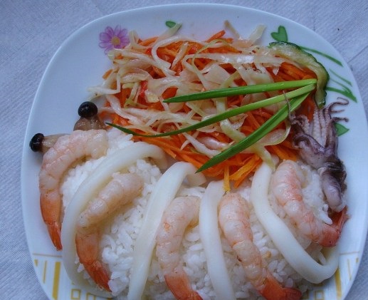 Rice with seafood and vegetables