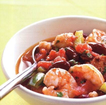 Bean ragout with shrimps and sausages