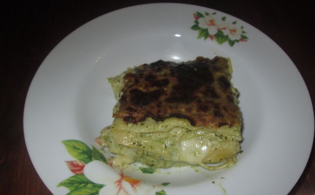 Lasagne with pesto sauce and shrimps