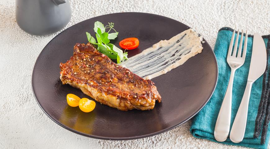 Steak with Pepper Sauce