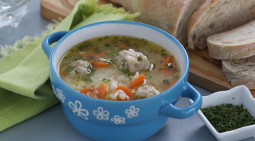 Soup with meatballs and rice 1