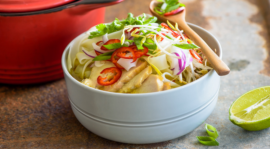 Pho ga, Vietnamese chicken sprouted soup