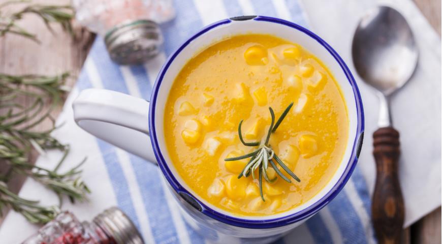Corn and milk soup with rosemary