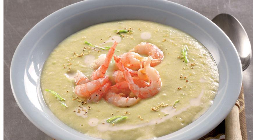Creamy potato soup with shrimps and krill meat