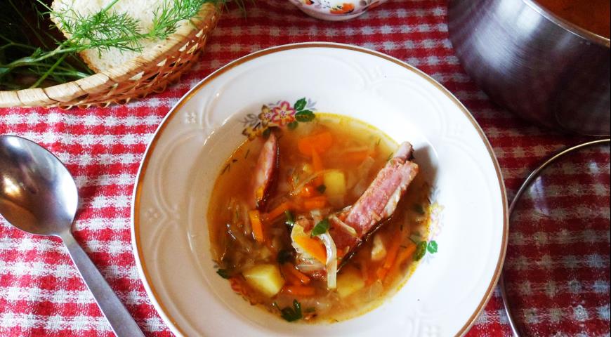 Cabbage soup with smoked ribs