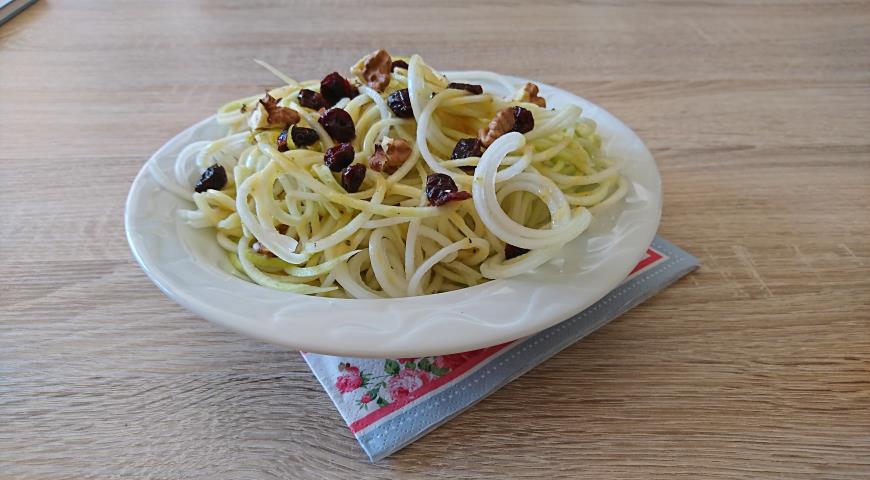 Kohlrabi and Apple Salad with Dried Cranberries