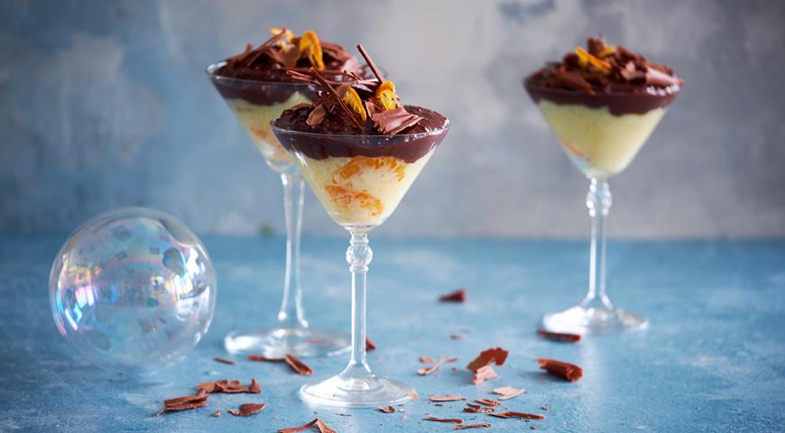 Rice pudding with tangerines and chocolate