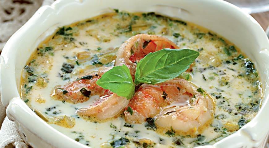 Cucumber Soup with Green Beans and Shrimps