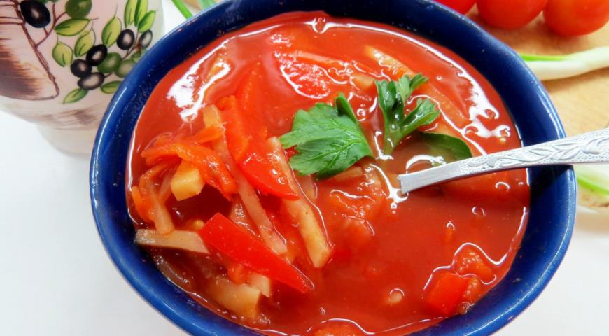 Lean tomato soup with celery