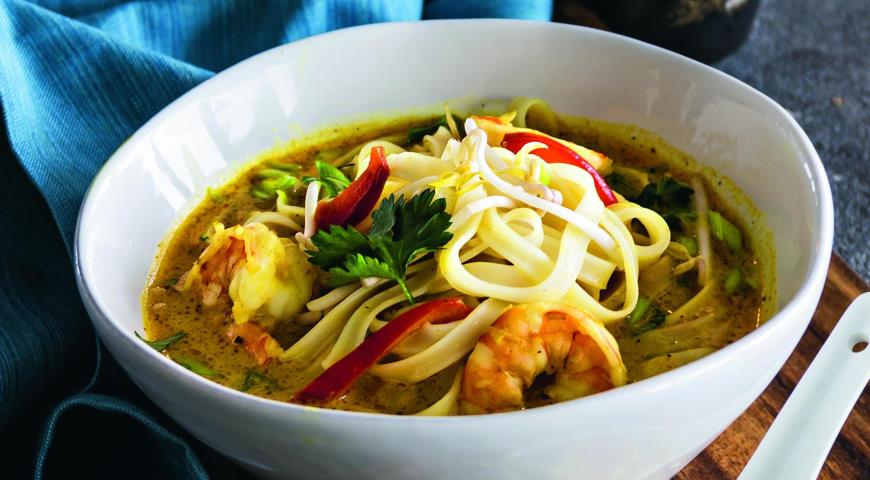 Thai coconut noodle and shrimp soup
