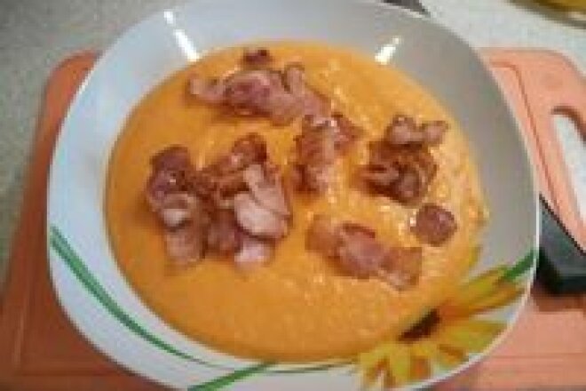 Pumpkin soup with bacon