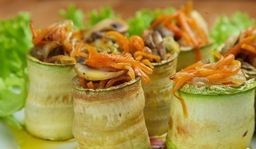 Zucchini roll with mushrooms