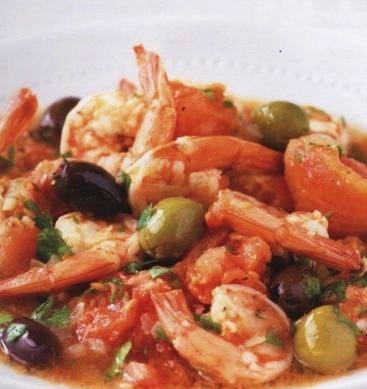 Shrimps with olives and tomatoes