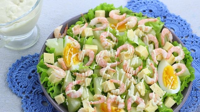 Shrimp salad with pineapple, cheese and yoghurt mustard dressing