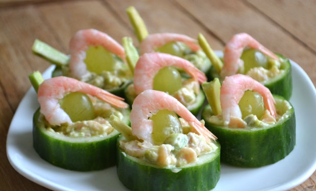 Cucumber appetizer - with avocado, salmon and shrimps