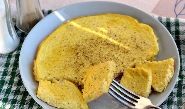 Omelet with cottage cheese