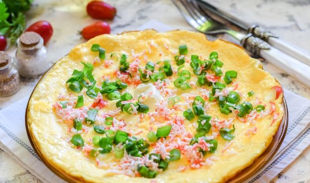 Omelet with crab sticks