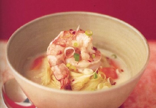 Coconut soup with shrimps