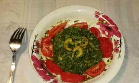 Shrimp with funchose and spinach