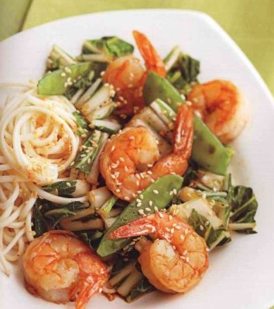 Shrimps fried with green peas
