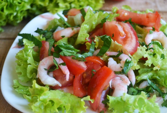 Tasty Shrimp and tomato salad