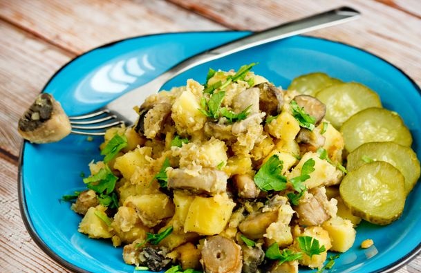 Potatoes with lentils and mushrooms