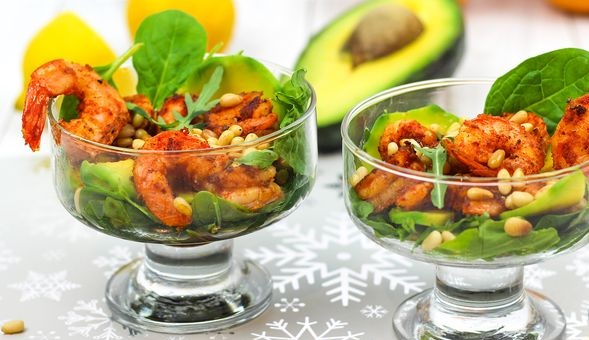 Shrimp, avocado and pine nuts salad